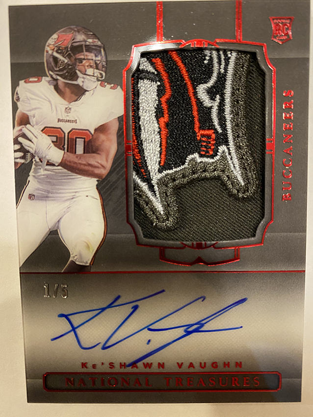 First Buzz: 2020 Panini National Treasures college football / Blowout Buzz